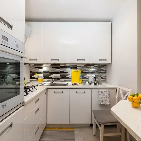 Rent Like Bonifraterska 10b 아파트 *